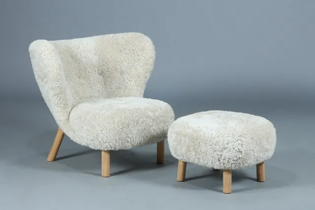 Viggo Boesen. 'Lille Petra' lounge chair with stool (2)