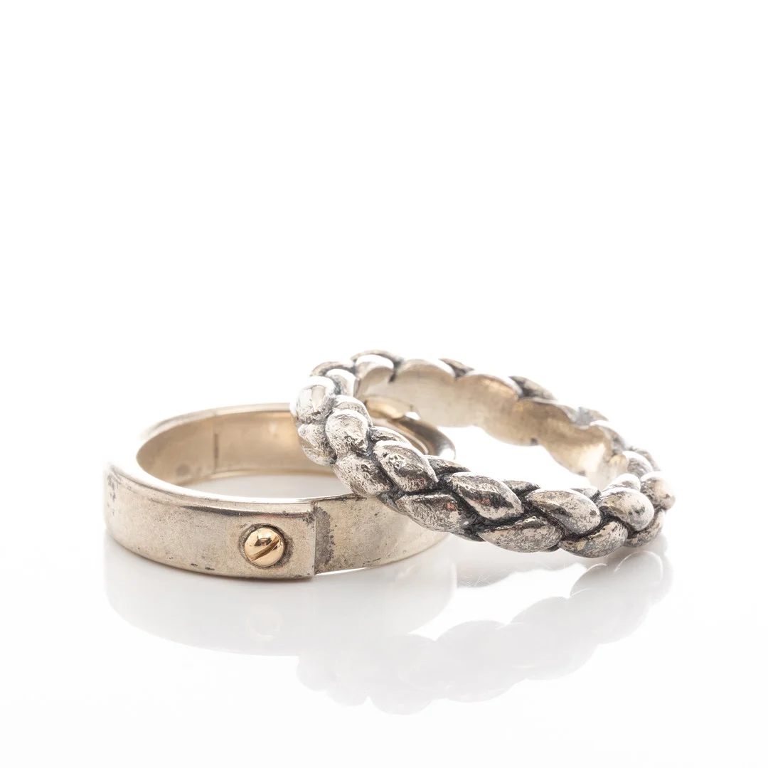 FRITS HEIRING SØRENSEN. Ringar, 2 st, Sterlingsilver, 14K guld. — Rings — Garpenhus Auktioner