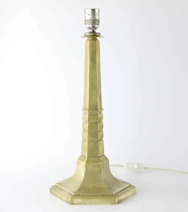 BORDSLAMPA, patinerad metall, 1900-tal.