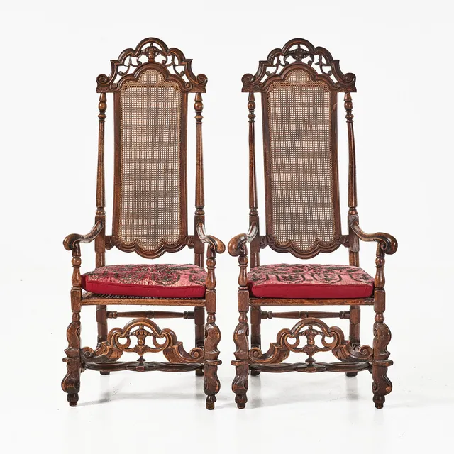 ARMLÄNSTOLAR, ett par, barock, troligen England omkring 1700.