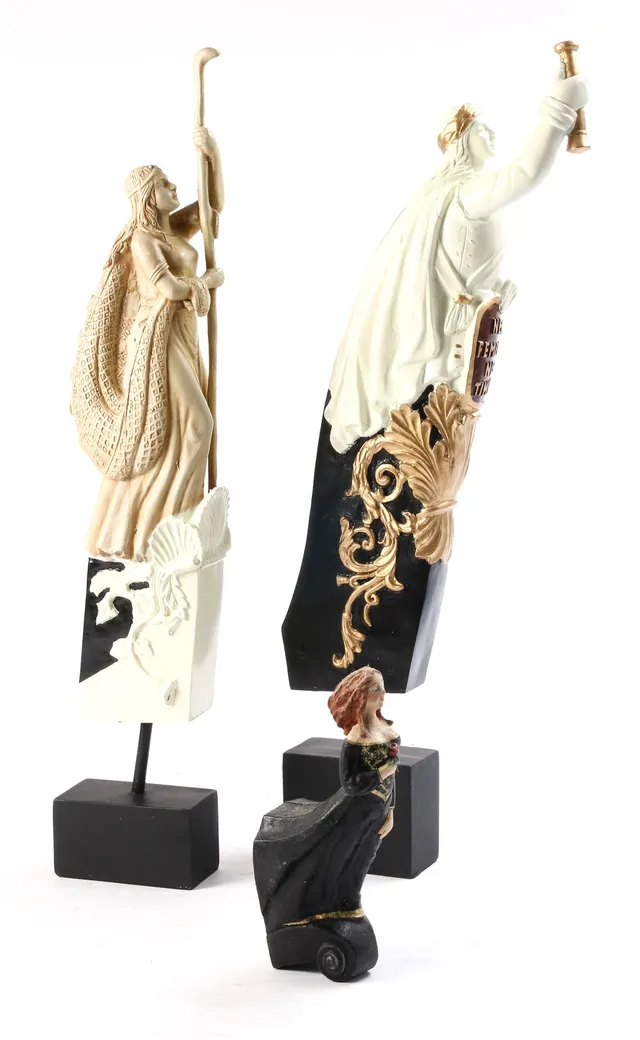 Three figureheads (3)