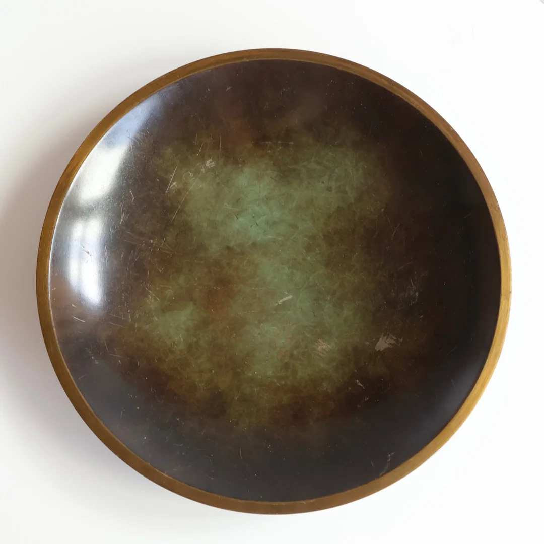 JUST ANDERSEN (1884 - 1943). Stort cirkulært fad af patineret bronze, Dessinnr. B1773, Art Deco, Danmark, formgivet 1935. — Other metals — Woxholt Auktioner
