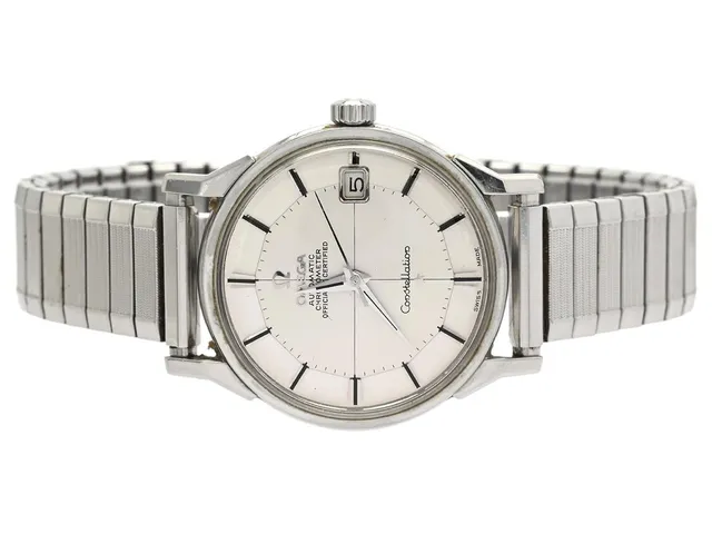 OMEGA, Constellation (Swiss Made), Calendar, Chronometer, s.k. "Pie-Pan", Cal 564, Serie nr. 24812363, Ref nr. ST 168.005, Boett nr. 168.005 (SGR), herrur, 34 mm, stål, automatisk, plexiglas, datum, skadad urtavla, servicebehov, ca 1966, metallänk ej original.