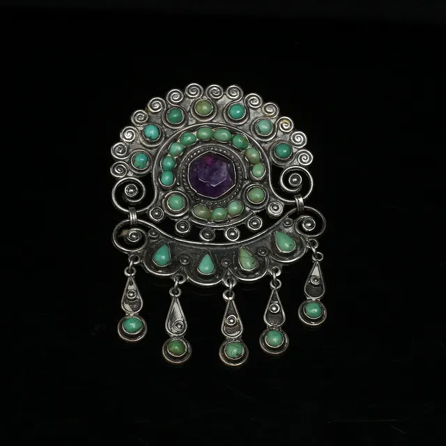 BROSCH, silver med ametist och turkoser, Mexiko, 1900-talets andra hälft.