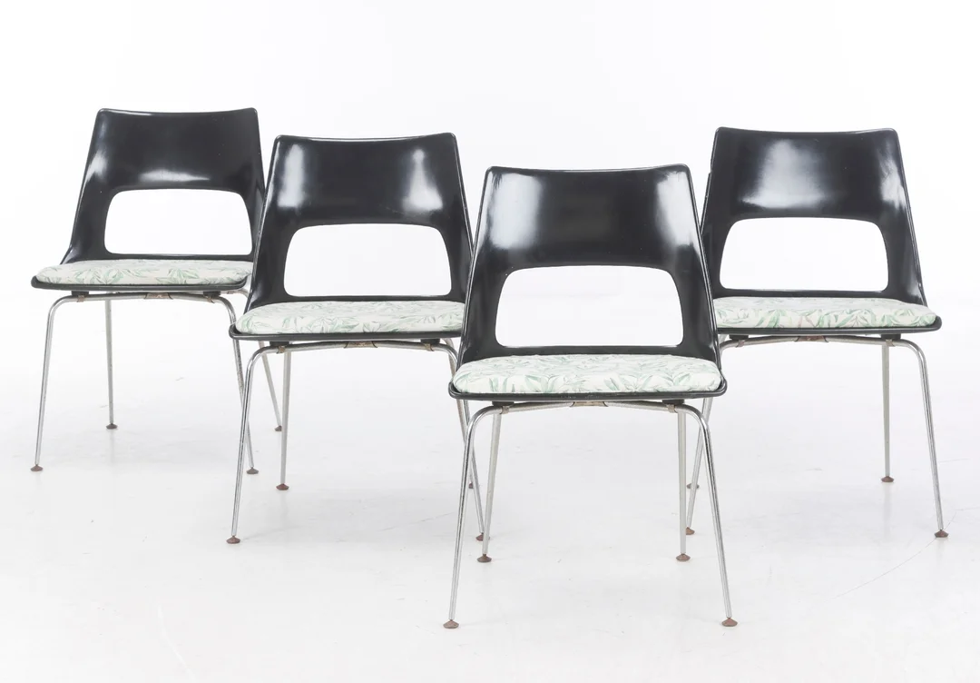 Kay Kørbing. Set of fiberglass dining chairs (4) — Furniture/Chairs — Lauritz