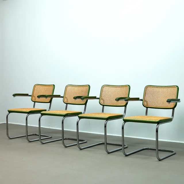 MARCEL BREUER. Thonet, vier Stühle / Armlehnstühle, Modell S64, Stahlrohr, Wiener Geflecht, Entwurf 1929/30, Deutschland (4).