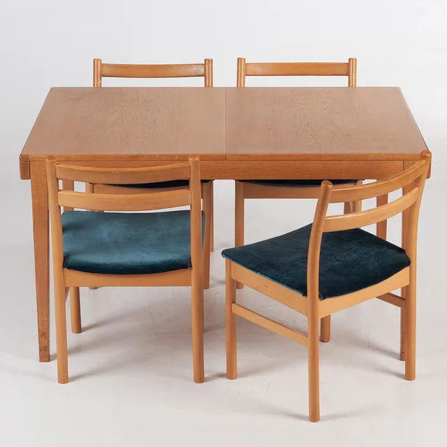 ERIK WÖRTZ. TILLSKRIVEN. MATBORD och stolar Ikea, 1900-talets sista kvartal.
