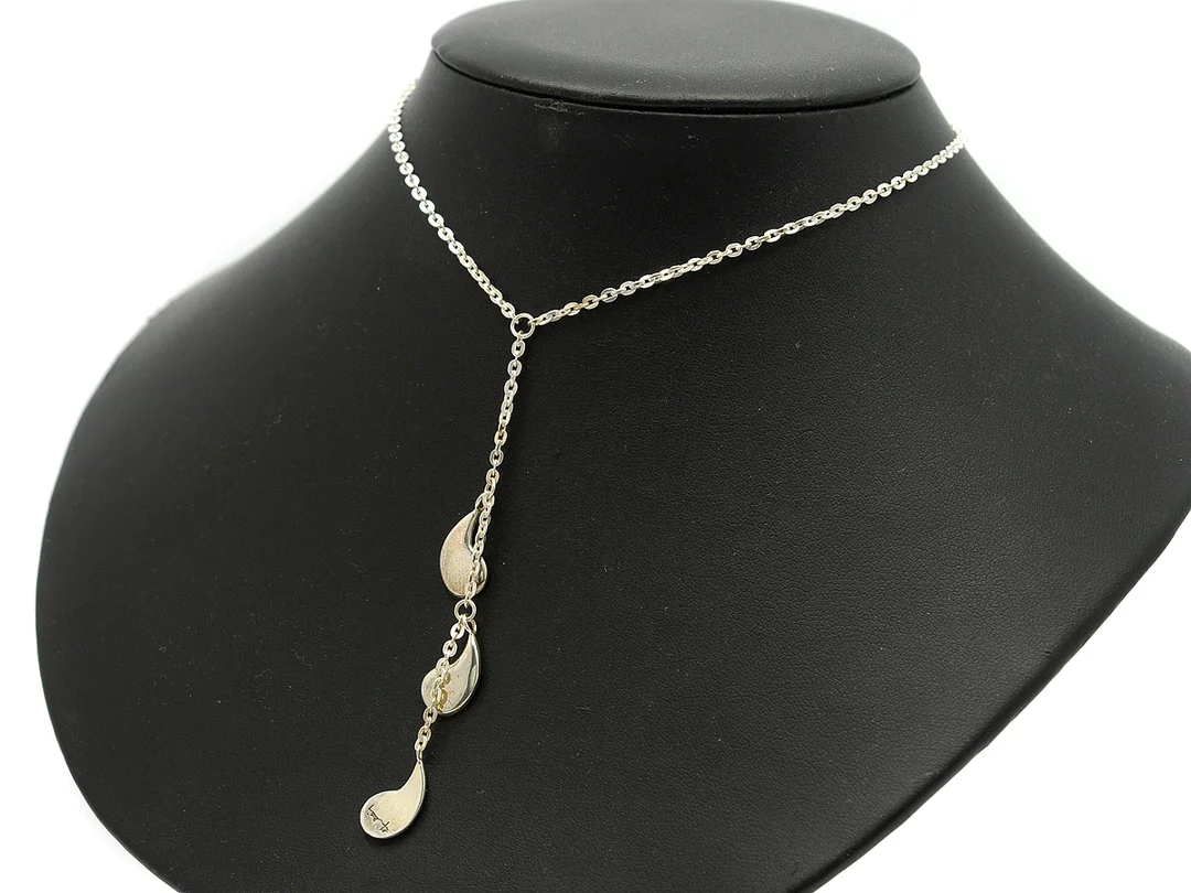 EFVA ATTLING, collier, silver, "rose petal fall", vikt 5,8 g, längd 40 cm, etui. — Smycken/Collier — Kaplans
