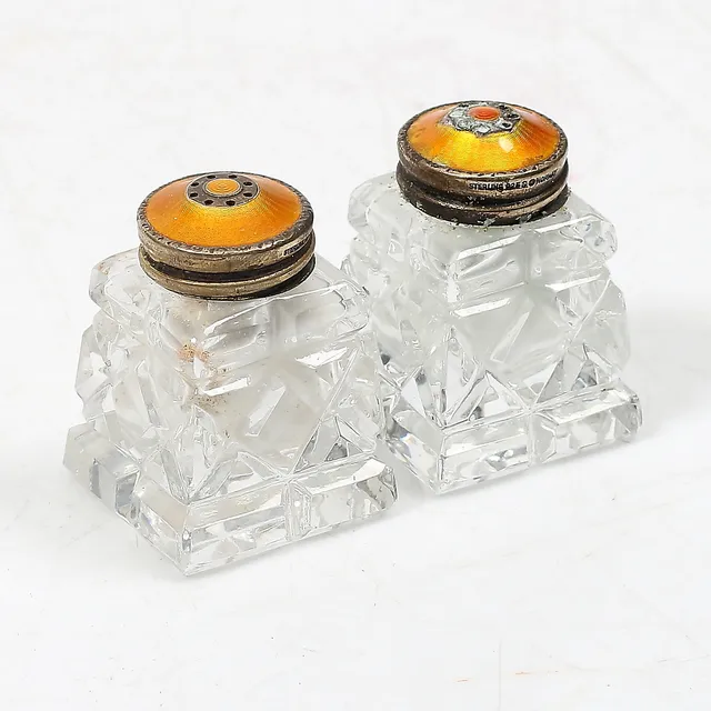 SALT samt PEPPARKAR, glas, lock i sterling silver och emalj, Norge.