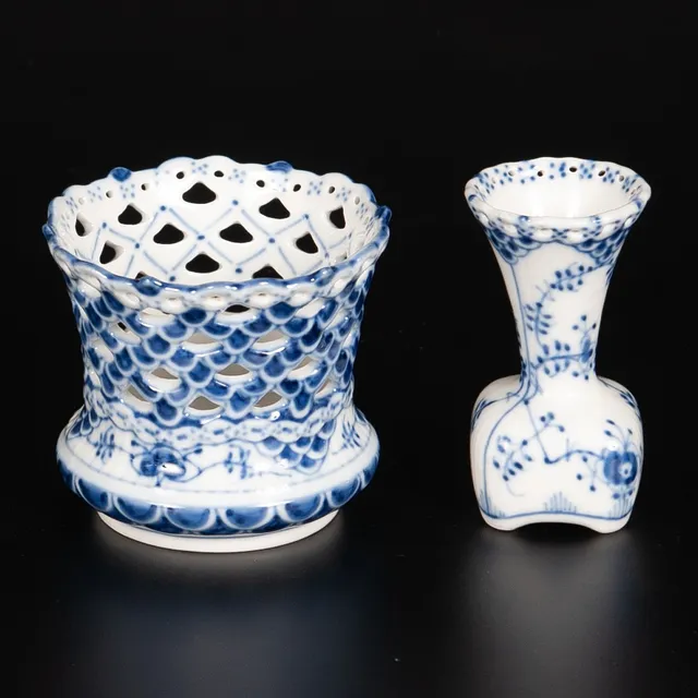 ROYAL COPENHAGEN, musselmalet, 2 delar.