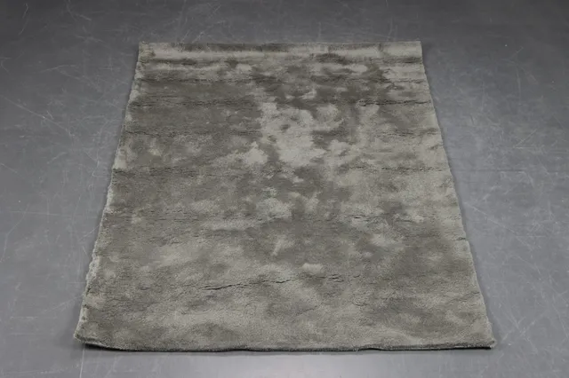 Lars Wendelbo for Wendelbo. Modern rug. Model Elba.