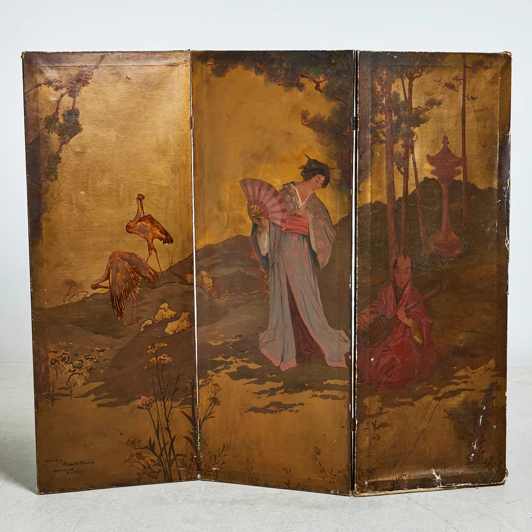 ELISABETH WARLING (1858-1915). TILLSKRIVEN. VIKSKÄRM, tidigt 1900-tal, med påskrift "Målad av Elisabeth Warling, renoverad av H af Klint", avses då Hilma af Klint, ena sidan med målade japanska motiv, olja på duk, på andra sedan senare applicerade sidenbroderier. — Other — Stockholms Auktionsverk Sickla