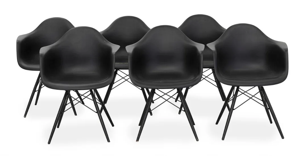 Set of six chairs with black lacquered wood legs, black metal stretchers. Black plastic seat and back. Manufactured and marked by Vitra. (6) — Modern Furniture — Bruun Rasmussen