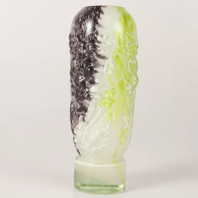 VAS, glas med dekor av blommor, 1900-tal.