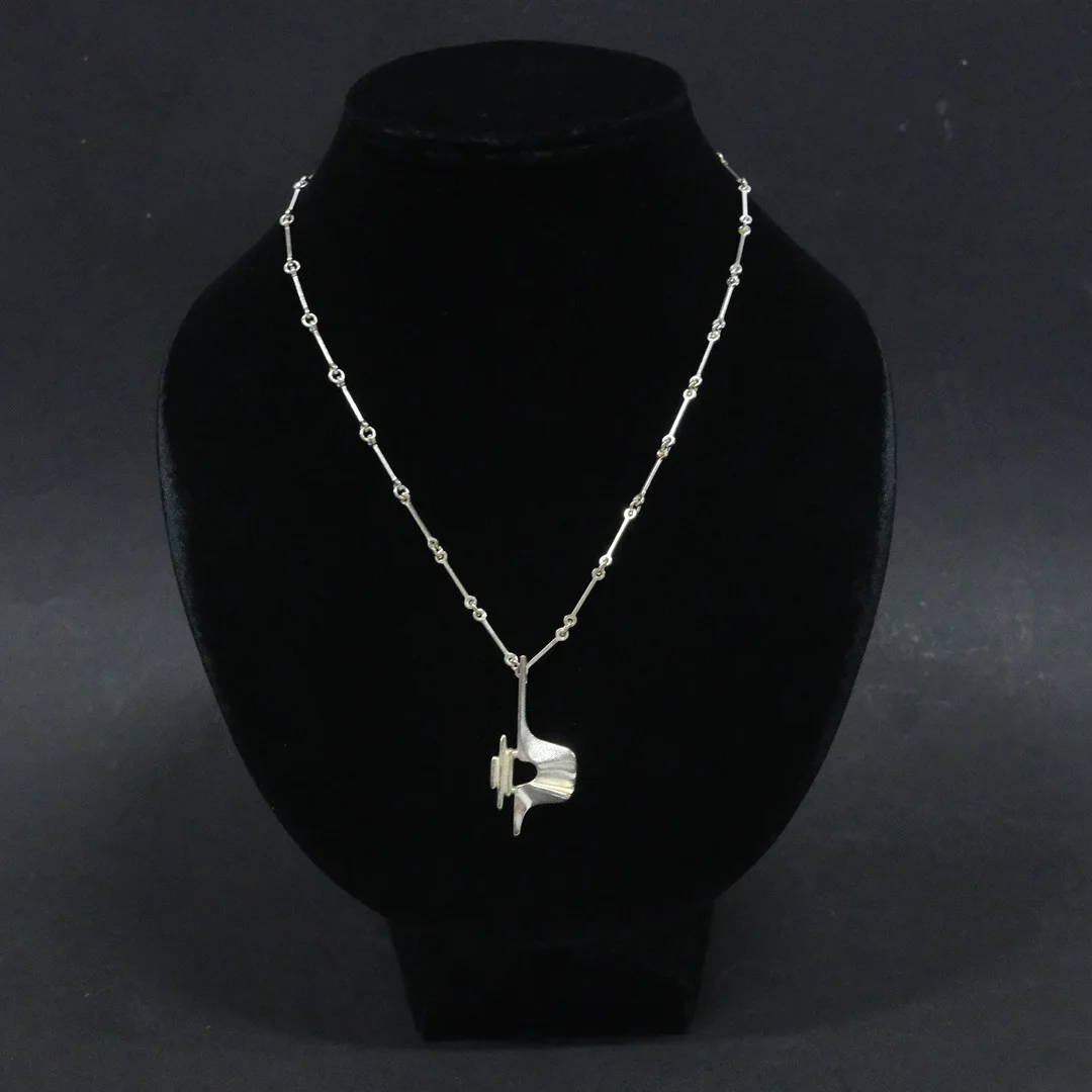 BJÖRN WECKSTRÖM. LAPPONIA, HÄNGE MED COLLIER, SILVER, FINLAND. — Brooches & Pendants — Björnssons Auktionskammare