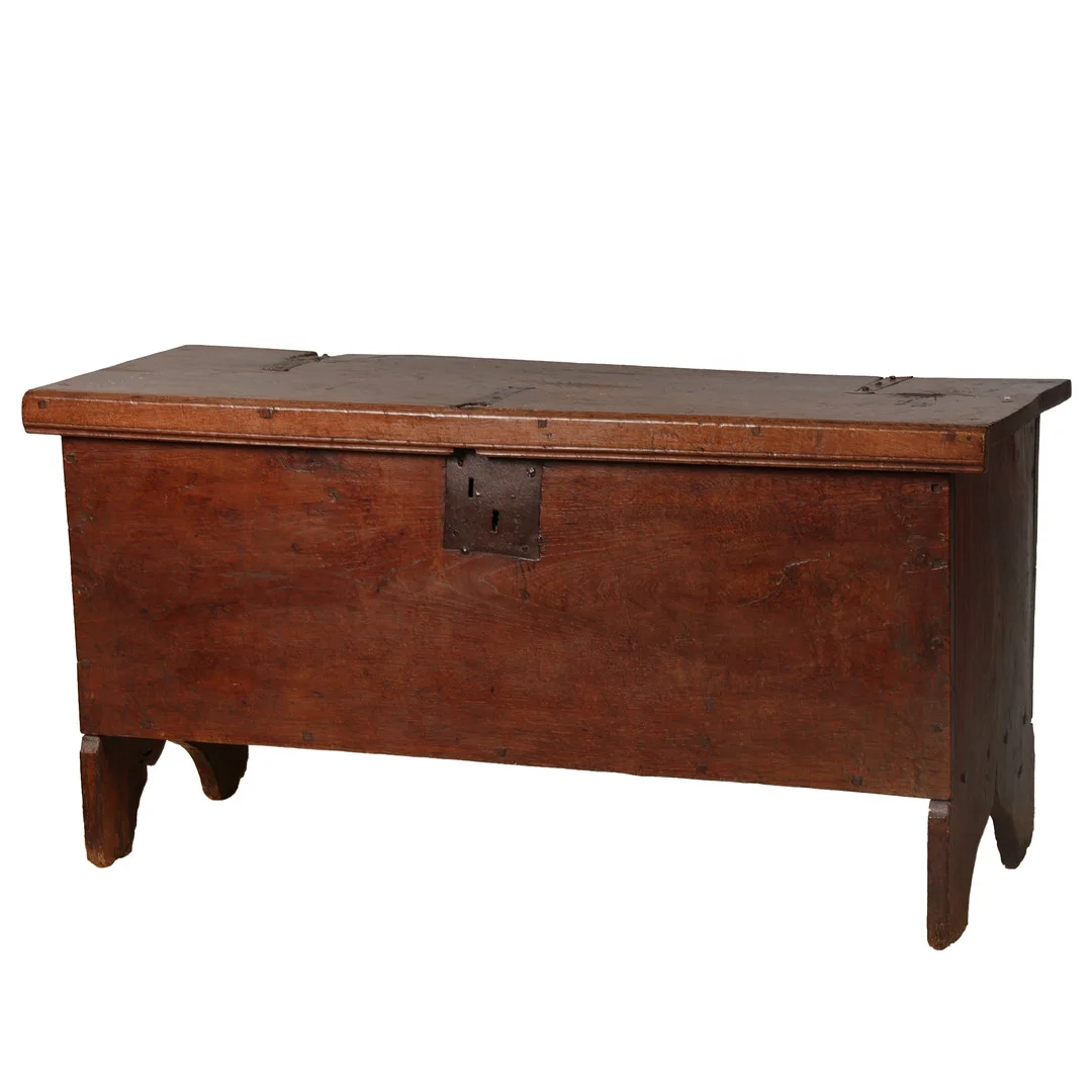 AN EARLY 17TH CENTURY OAK BOARDED CHEST. — Other — Bishop & Miller