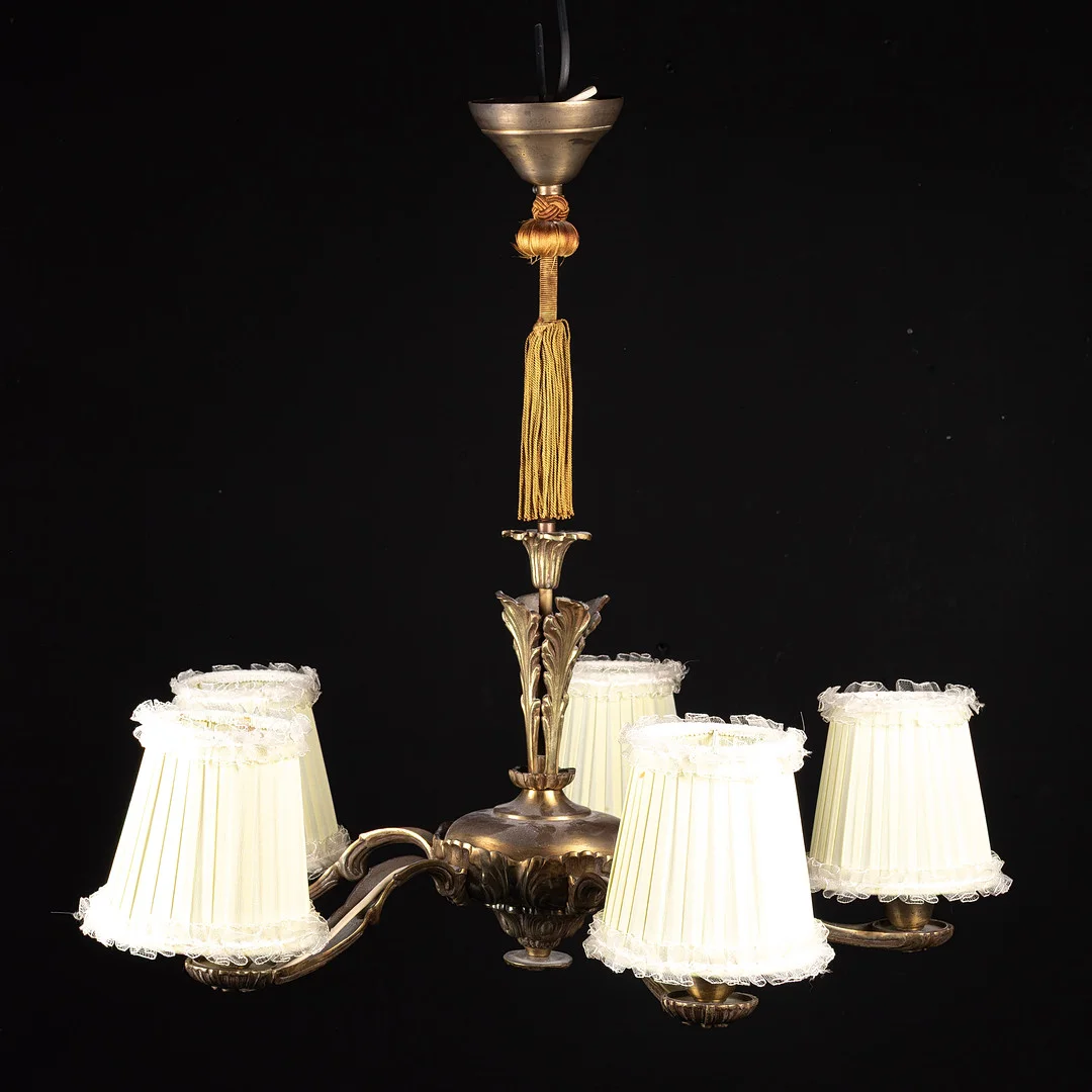 TAKLAMPA, 5-armad, stomme med fransar, 1940/50-tal. — Ceiling lights — Handelslagret Auktionsservice