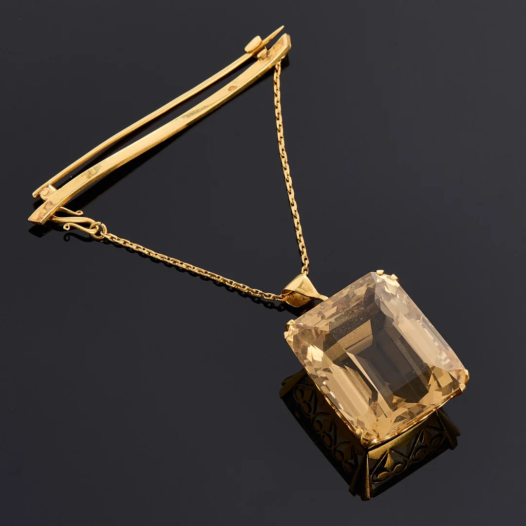 BROSCH, med citrin ca 70ct. — Brooches & Pendants — Crafoord Auktioner Stockholm