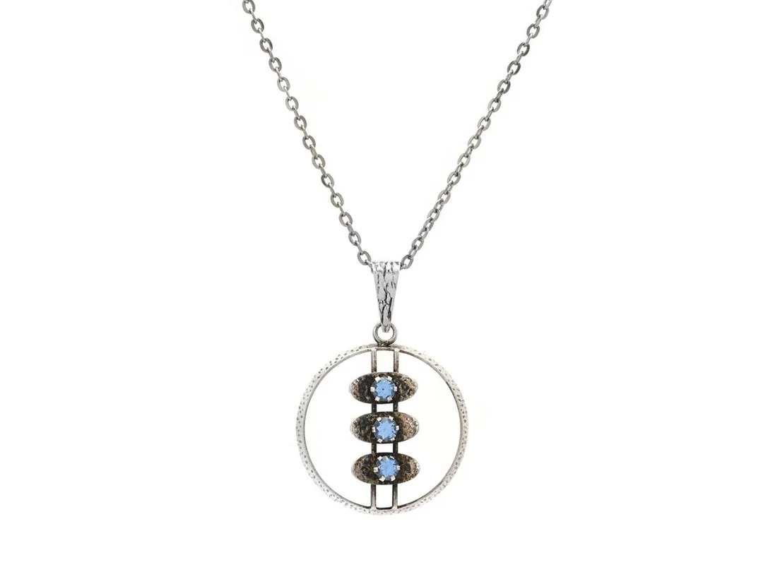 HÄNGE MED KEDJA, silver, blå syntetisk spinell, Finland, Längd 40,5 cm, vikt 6,6 g — Smycken/Hänge med kedja — Kaplans