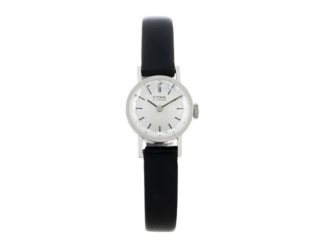CYMA, by Synchron Cal. ETA 2419, Serie nr. 699051, Boett nr. Boett nr. 1005383 damur, 19 mm, 18K vitguld, manuell, safirglas, läderband, originalspänne i stål, ca,1960, box.