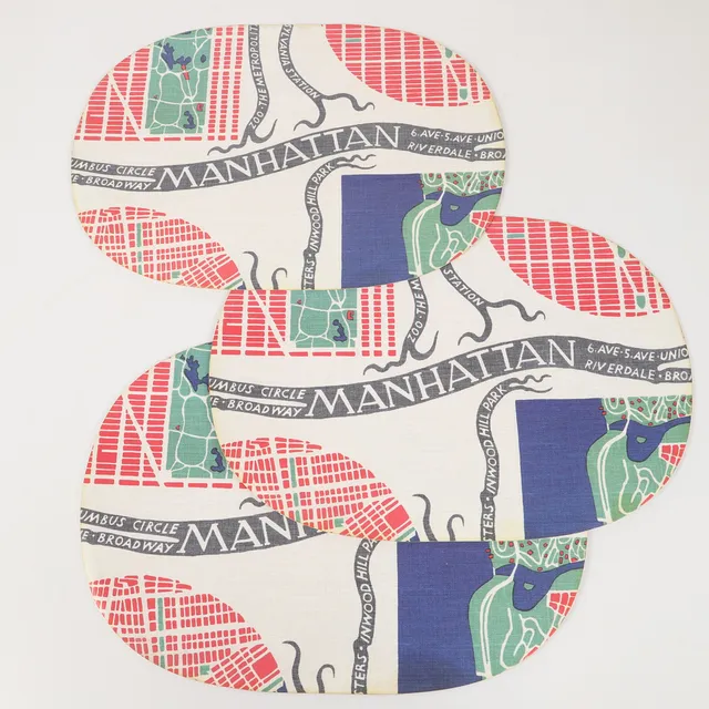 JOSEF FRANK. Bordsunderlägg, 3 stycken, "Manhattan", plast, Firma Svenskt Tenn, Stockholm.