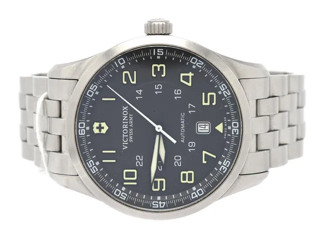 Victorinox, AirBoss, automatisk, herrur, stål, 42mm, Refnr: V241508, Serienr: 131105777, datum, safirglas, glasbaksida, fjärilslås, med extralänkar, certifikat Klockmaster nov-18, kvitto, box och ytterkartong