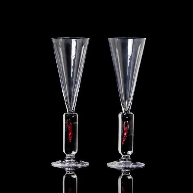 BERTIL VALLIEN. Champagneglas, 2 st, "Millenium", undertill signerade och numrerade, i originallåda, Kosta Boda.
