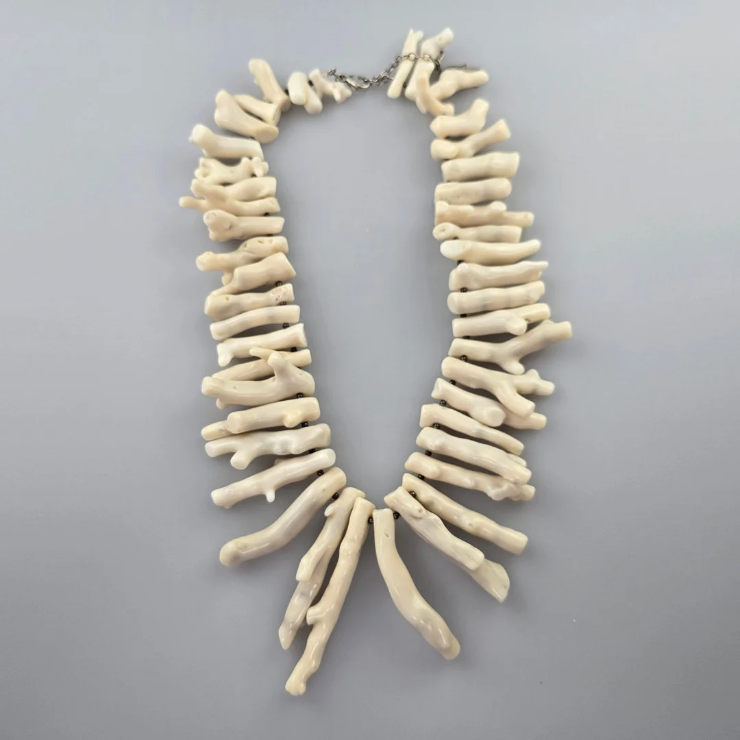 - KORALLENKETTE aus Astkorallen mit Silberverschluss. — Necklace — Auktionshaus Blank