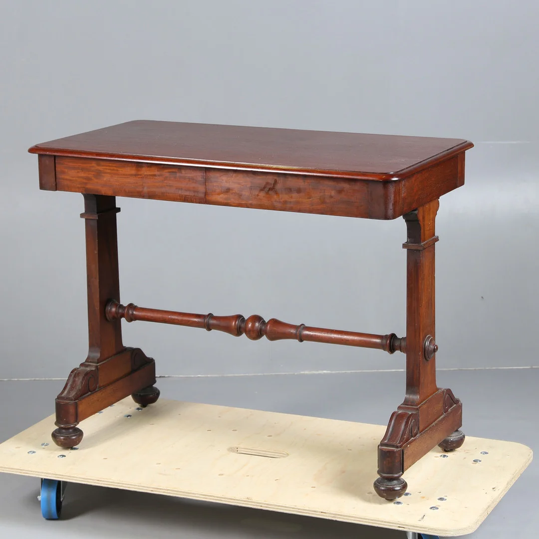 A VICTORIAN MAHOGANY SIDE TABLE. — Tables — Bishop & Miller