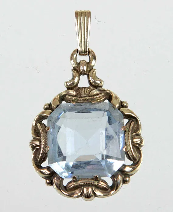 ART DECO ANHÄNGER MIT AQUAMARIN-SPINELL.
