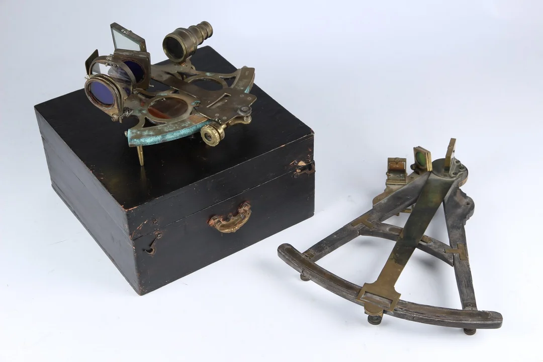 Sextant and octant (2) — Hobby and collectibles/Nautical collectibles — Lauritz