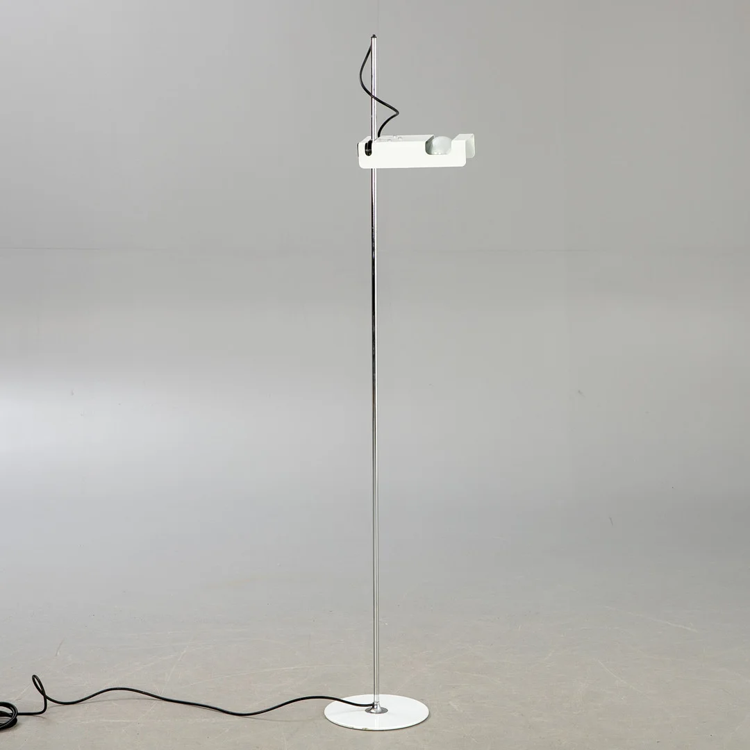 JOE COLOMBO. Stehlampe „Spider“, Oluce. — Floor lights — Stockholms Auktionsverk Hamburg