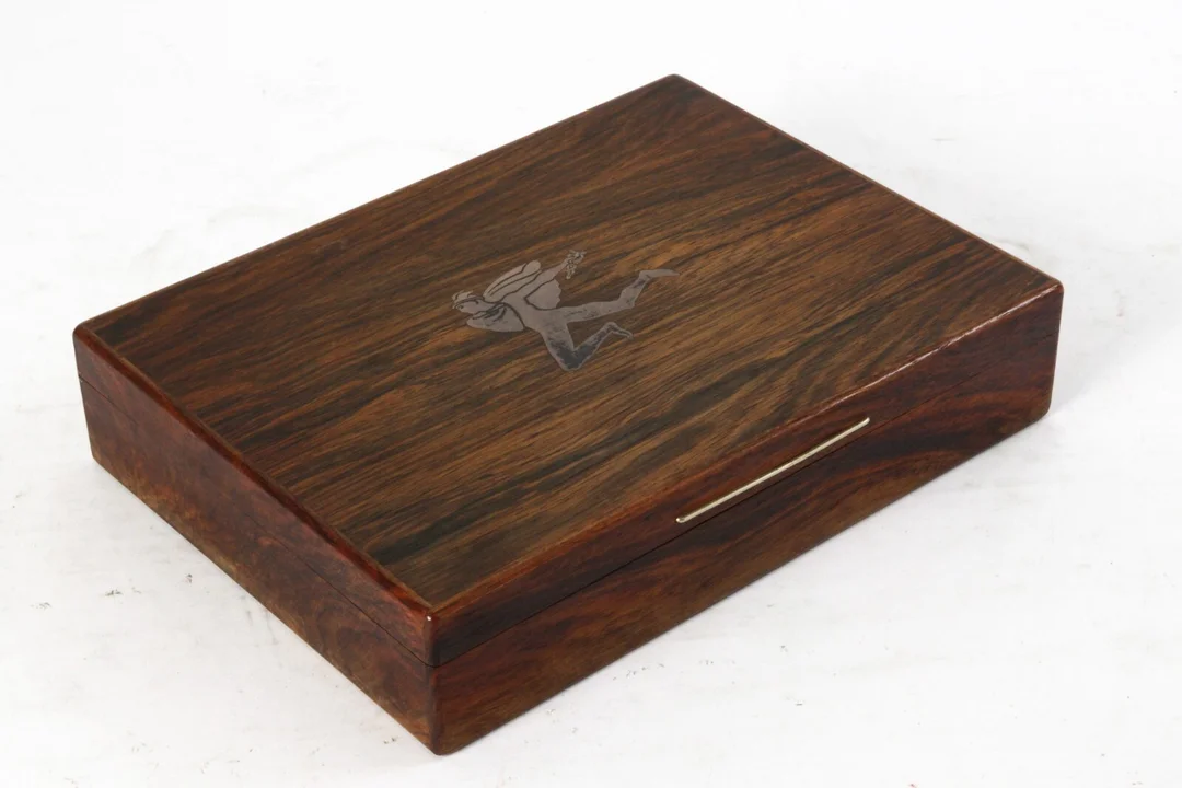 390542. Danish design. Chest, rosewood. — Hobby and collectibles/Collectibles — Lauritz