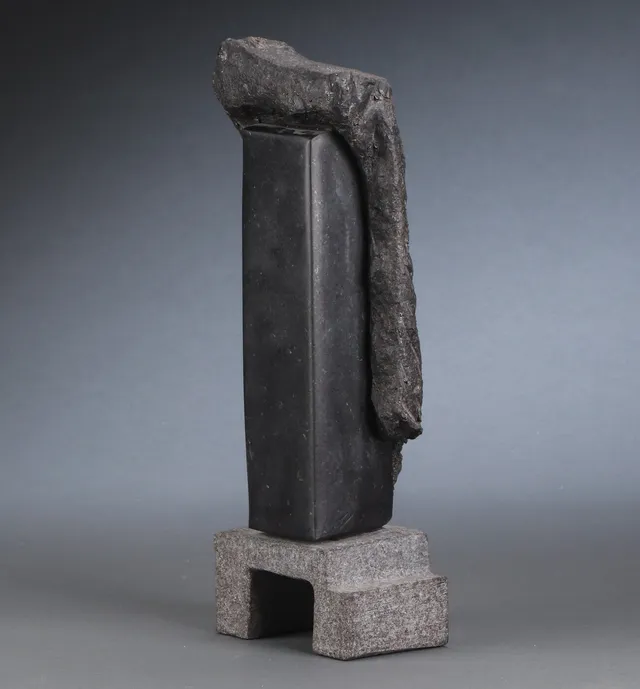 Ubekendt kunstner. Skulptur af granit.