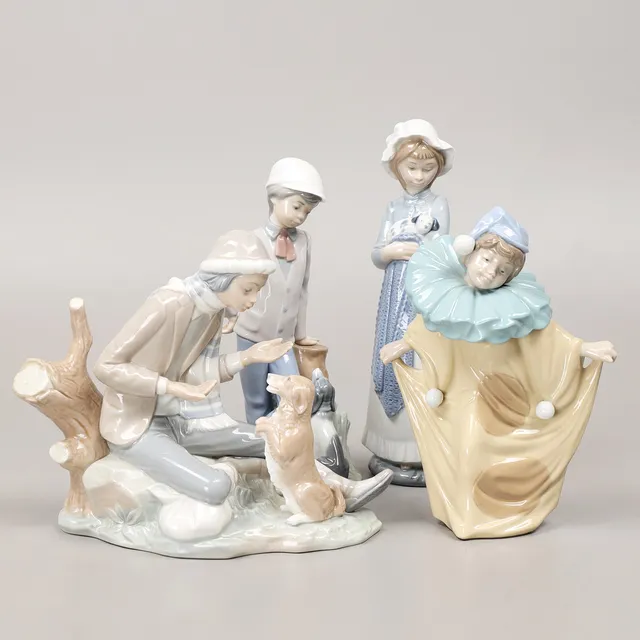 FIGURINER, 4 st, porslin, NAO, 1900-talets andra hälft.
