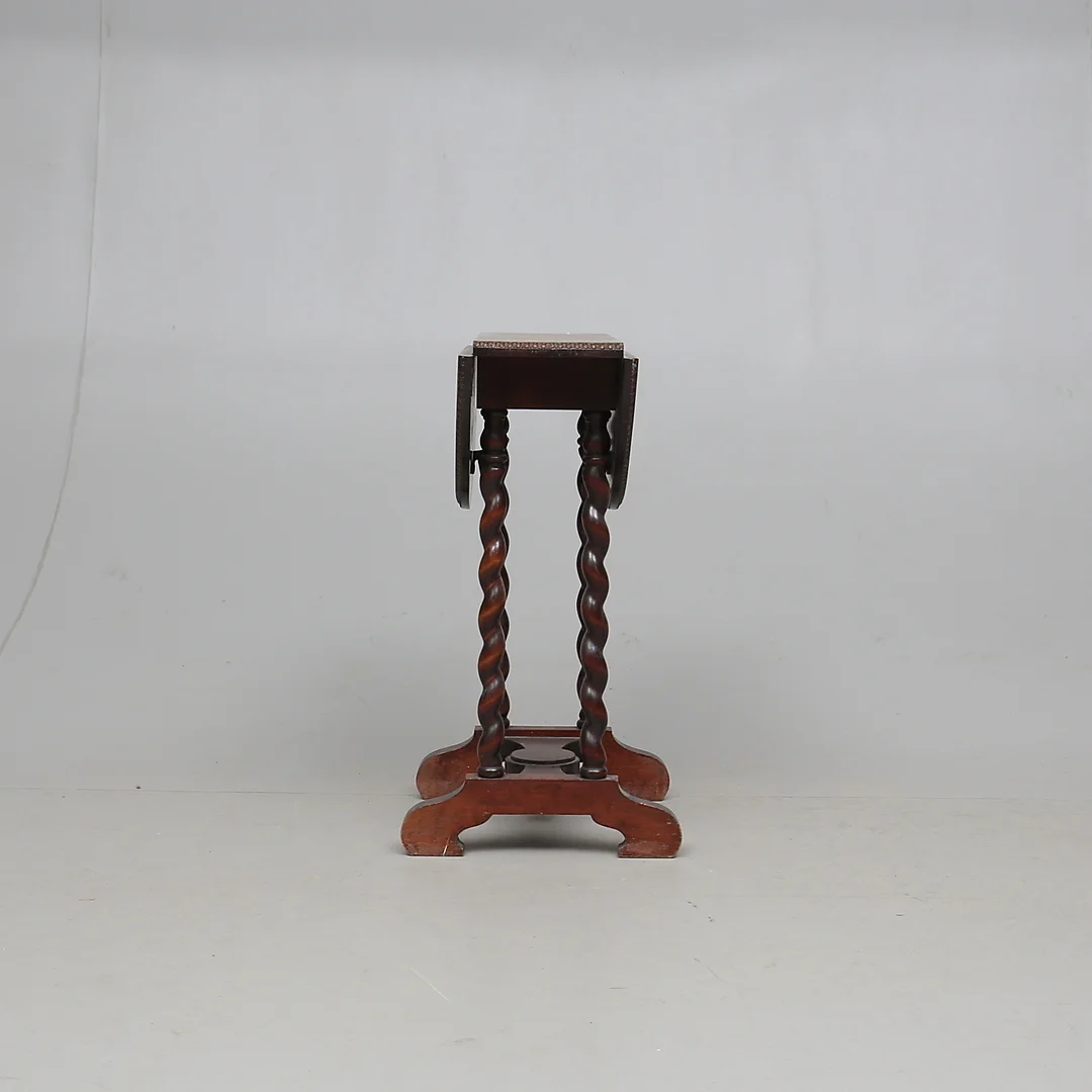 KLAFFBORD, 1900-talets första hälft. — Tables — Gomér & Andersson Norrköping