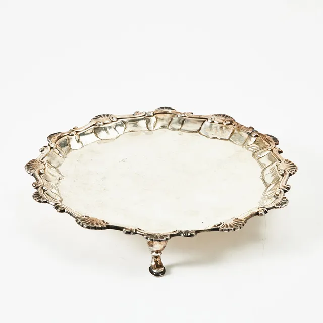 SALVER, silver, Ebenezer Coker. London 1762.