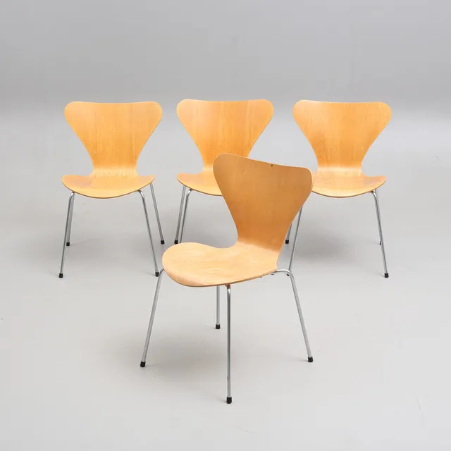 ARNE JACOBSEN. Stolar 4 st, "Sjuan", Fritz Hansen, Danmark, 1979/1988.
