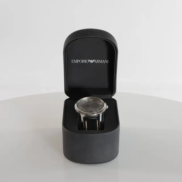 EMPORIO ARMANI. Armbåndsur, herre, Renato med stor urskive.