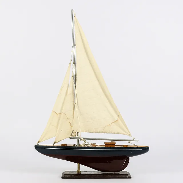 SEGELBÅTSMODELL.