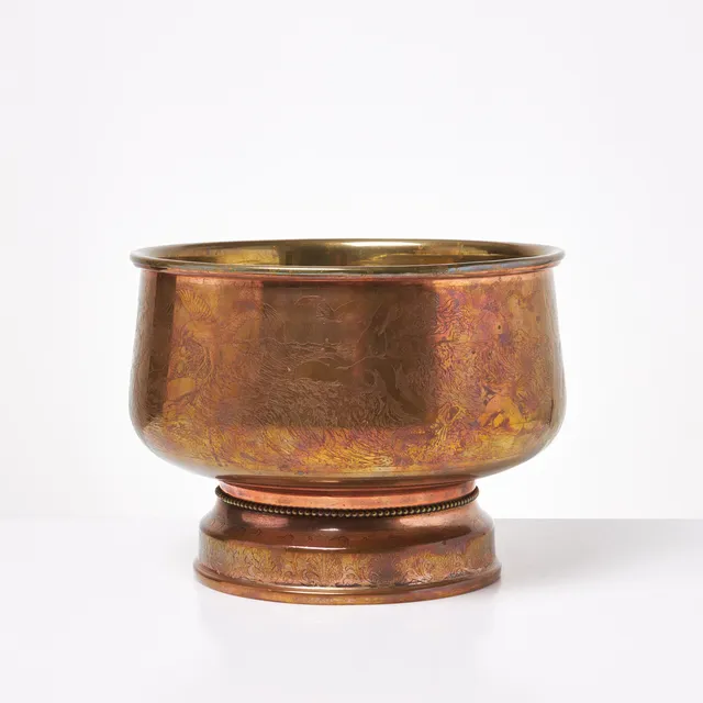 SKÅL MED INSATS. Metall, jugend, signerad Carl Hjalmar Norrström 1902.
