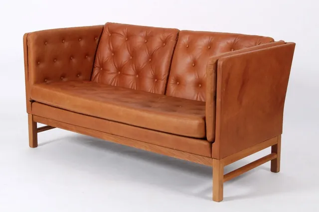 Erik Ole Jørgensen. Freestanding sofa, Model EJ-315/2