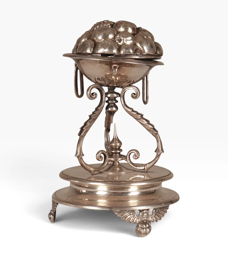 Salero de sobremesa isabelino en plata, de mediados del siglo XIX. — Silver — Barcelona Auctions