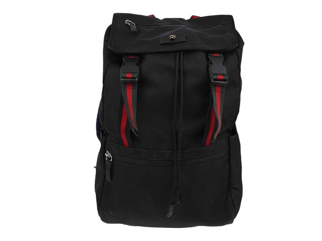 RYGGSÄCK, GUCCI, svart nylon, guldfärgade beslag, Web, grön, röd, Web, blå, röd, 30x48x10 cm, märkt 450932-467891. slitage på foder, bruksslitage. — Accessoarer/Väskor — Kaplans