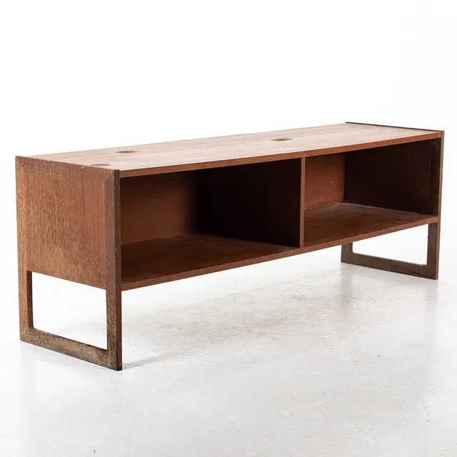 ARNE WAHL IVERSEN. Tv-bänk, teak, Ikea, 1900-talets mitt.