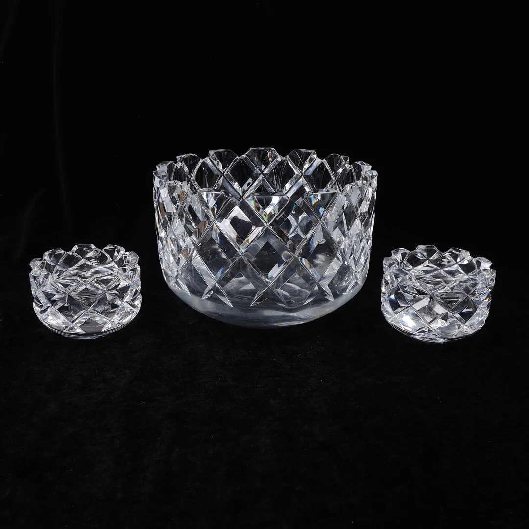 GUNNAR CYRÉN. Skål, Ljusstakar, 3 delar, glas, "Sofiero", Orrefors. — Utility glass — Växjö Auktionskammare