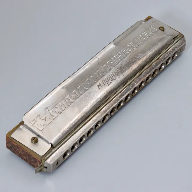 KROMATISK MUNSPEL, HOHNER 64 CHROMONICA, PROFESSIONAL MODEL NO. 280, TYSKLAND, 1900-TAL.