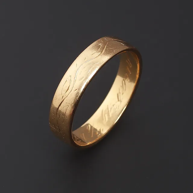 RING, 18K guld, graverad dekor, Uppsala 1965.