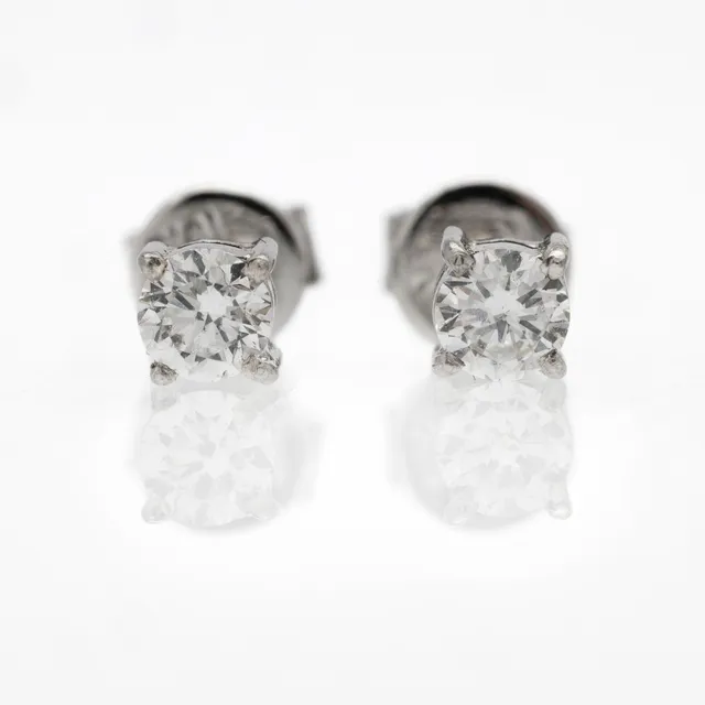 Örhängen 18K vitguld med diamanter.
