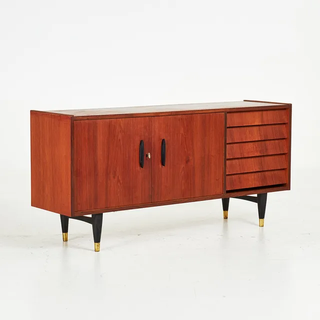 SIDEBOARD, 1950/60-tal, fanerat med teak.
